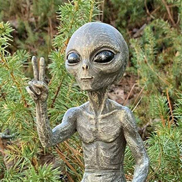 ALIEN GARDEN FIGURINE